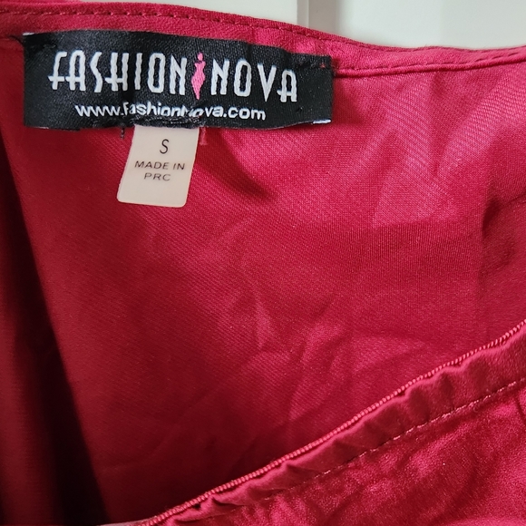 FASHION NOVA Red ruffles flamenco style blouse - Picture 10 of 11